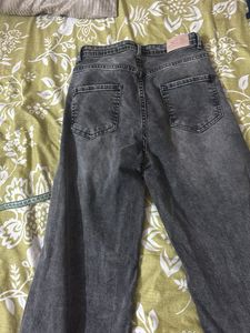 Stylish Grey Wide-Leg Jeans