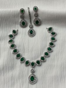Emerald Green Set with Earrings &amp; Maang Tikka