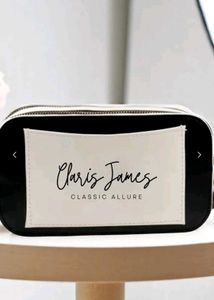 Chic Crossbody Bag with Stylish Strap
