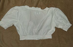 v neck white puff crop top