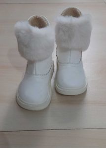 Cute White Fur-Lined Winter Boots