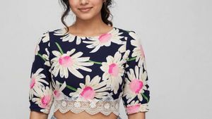 Daisy Print Top with Lace Trim