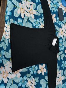 women black collar top