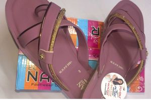 Stylish Embellished Flip Flops saindel