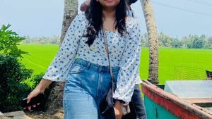 Cider Floral Print Cropped Top