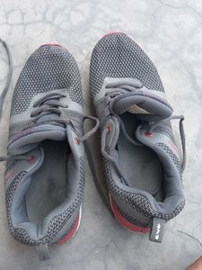 Unisex Shoes Can Be Used By Both Male Anf Female