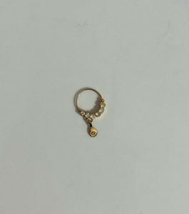 Elegant Gold Nose Pin with Stones