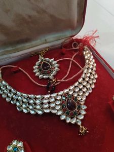 Stunning Kundan Necklace Set
