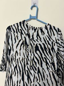 Stylish Zebra Print Button-Up Shirt