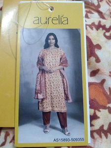 Auralia Stylish Floral Kurta Set.