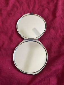 Compact  Mirror