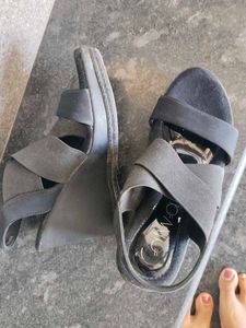 Catwalk Black Flats Sandals