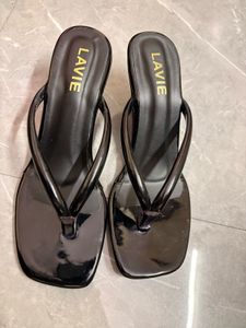 Chic Black wedge Toe Heels