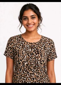 Chic Leopard Print Top