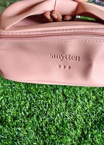 Smytten Bow Clutch Bag