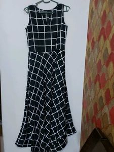 Black Sleeveless Maxi Dress.