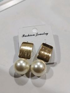Pearl Earing