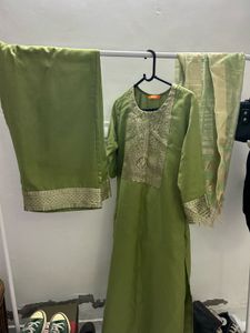 Indo Era Green Kurta Set ( Medium )