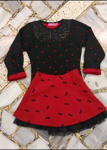 24. Woolen Cute Black &amp; Red Skirt Set