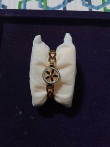 Elegant Gold-Tone Fashion Bracelet