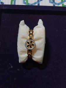 Elegant Gold-Tone Fashion Bracelet