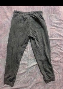 Buy 1 jogger get 3 items free (women