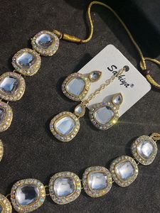 Elegant Kundan Necklace Set