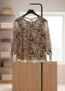 Elegant Kurta Set with Floral Design