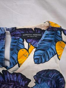 Tropical Leaf Print Sleeveless Top