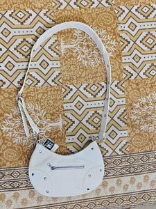 h&amp;m white sling bag
