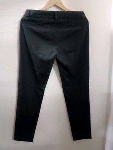 Stylish Women's Dark Wash Zip Pocket Pants