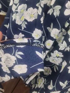 Floral Print V-Neck Peplum Top