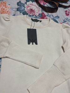 Cream Puff Sleeve Top With Tag