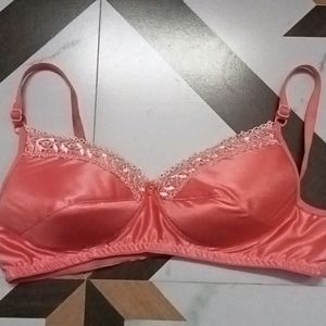 Cute.. Sponge And Soft Padded Bra😍