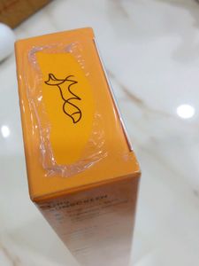 Glow Sunscreen Spf 50 With Vitamin C &amp; Niacinamide