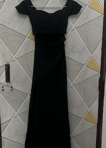 Elegant Black Off-Shoulder Maxi Dress