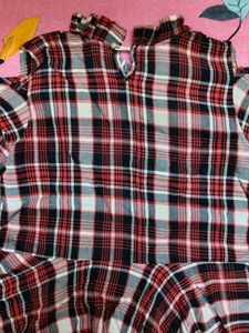 Plaid Top with Long Sleeves