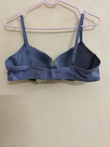 Comfortable Ribbed Bra with Lace Trim