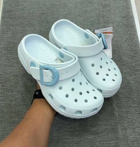 Buckle Classic Crocs🎀