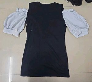 Chic Black &amp; White Puff Sleeve Dress