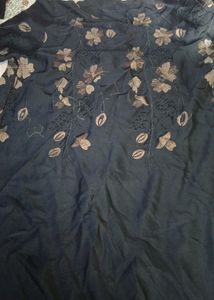 Abaya in black colour