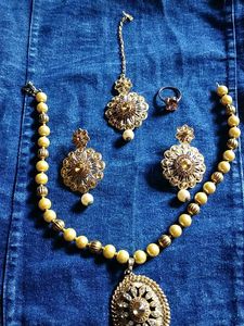 Elegant Indian Jewelry Set