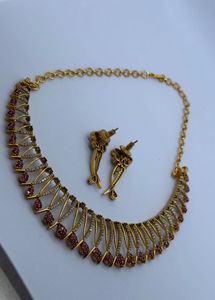 Stunning Necklace &amp; Earring Set