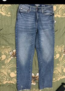 Levis High Rise Ankle Jeans