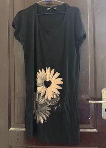 Cute Daisy Print Black T-Shirt