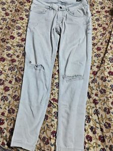 Light Wash Ripped Skinny Fit Jean