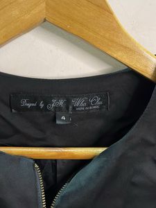 Chic Black Peplum Zipper Top