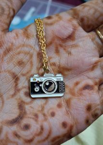 8 Pendant Necklaces