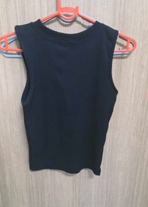 Sleek Black Sleeveless Ribbed Top