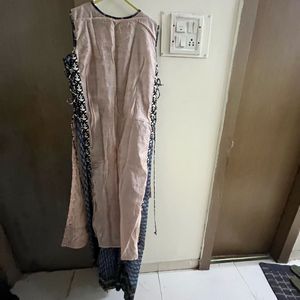 Stylish Sleeveless Kurti with Unique Pattern